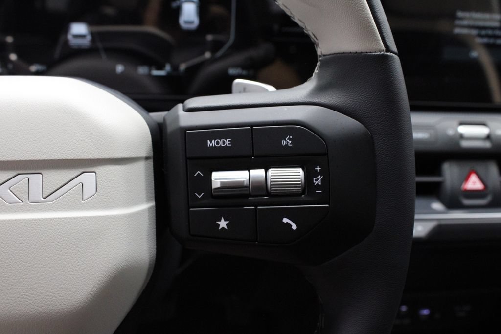 Used 2026 Kia K4 GT-Line w/ GT-Line Premium Package FWD image 30