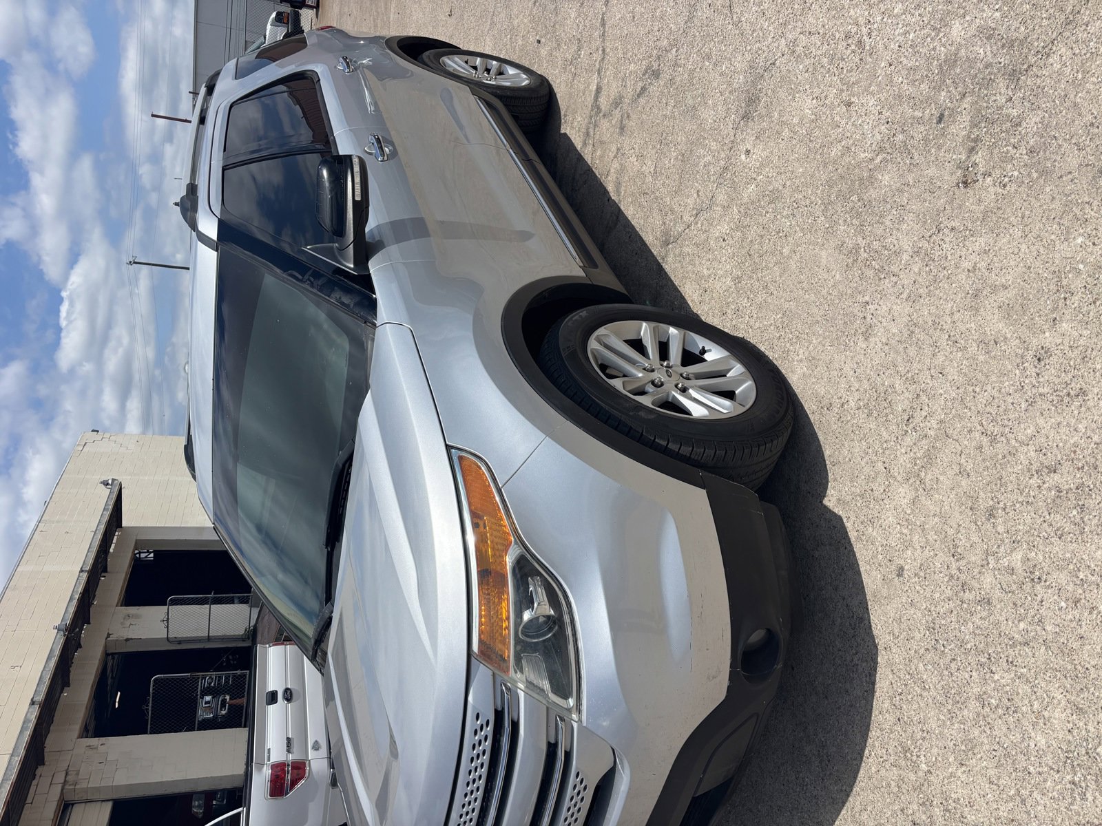 Used 2014 Ford Explorer XLT w/ Equipment Group 202A FWD image 1