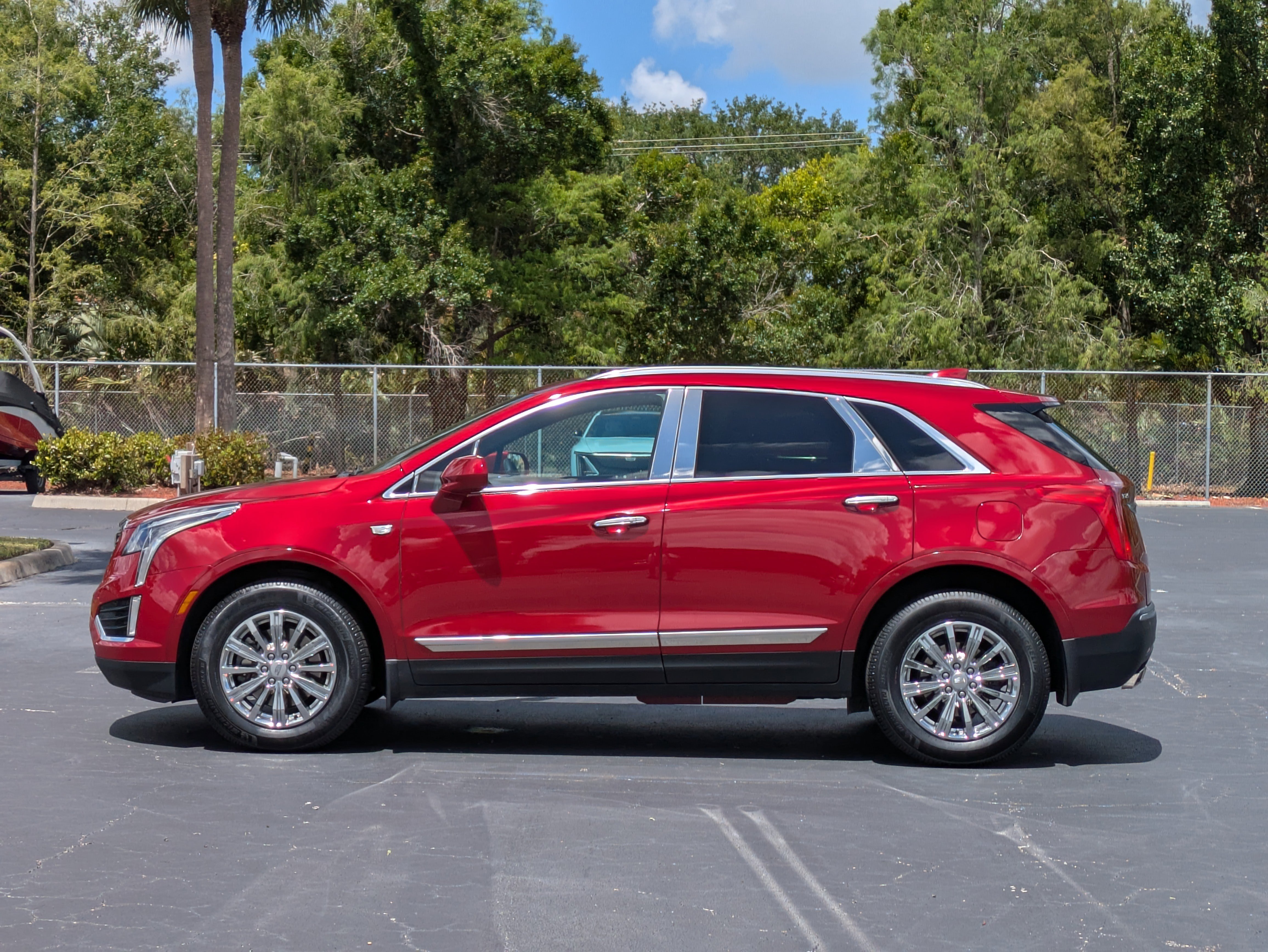 Used 2019 Cadillac XT5 Luxury FWD image 3
