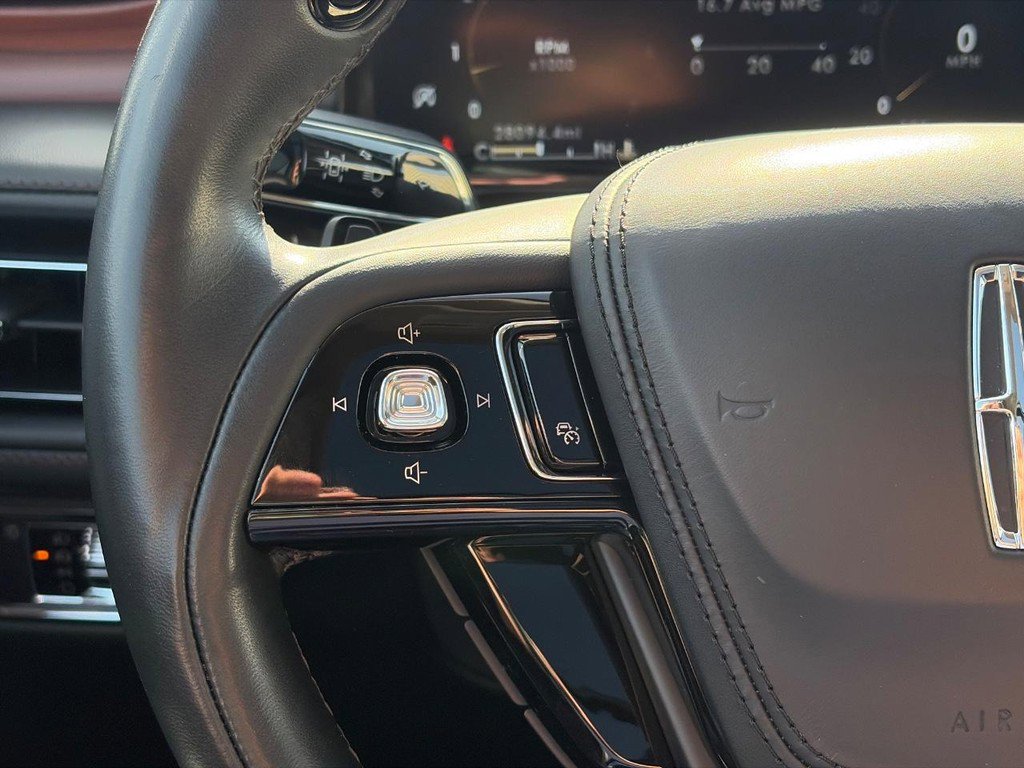 Used 2023 Lincoln Aviator Reserve w/ Equipment Group 201A AWD/4WD image 25