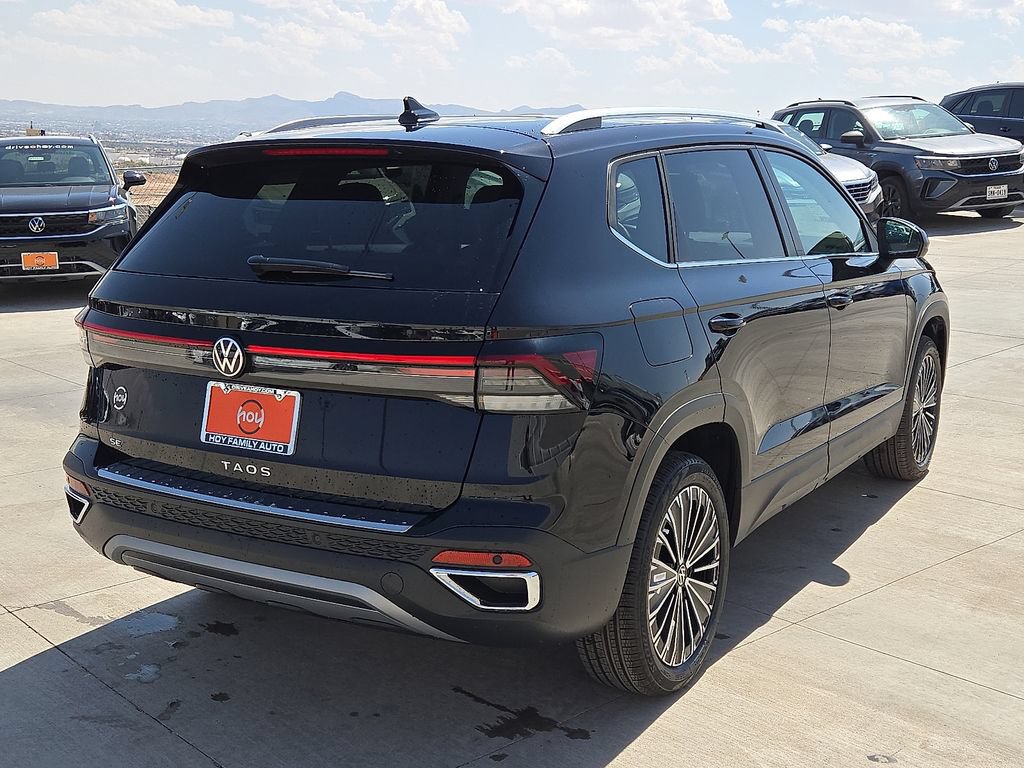 Certified 2025 Volkswagen Taos SE FWD image 12