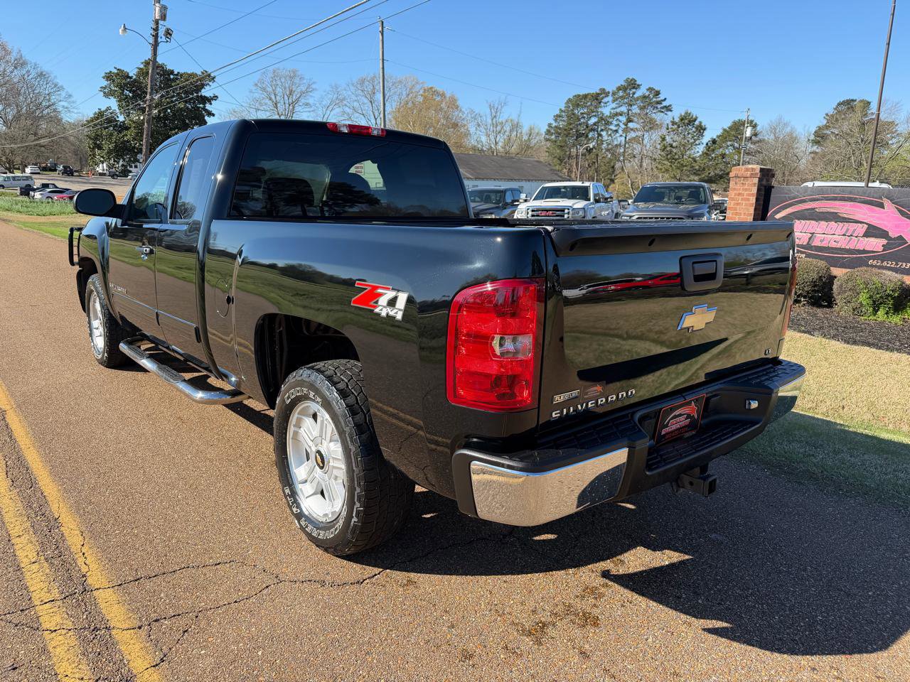 Used 2009 Chevrolet Silverado 1500 LT w/ Power Pack Plus AWD/4WD image 2