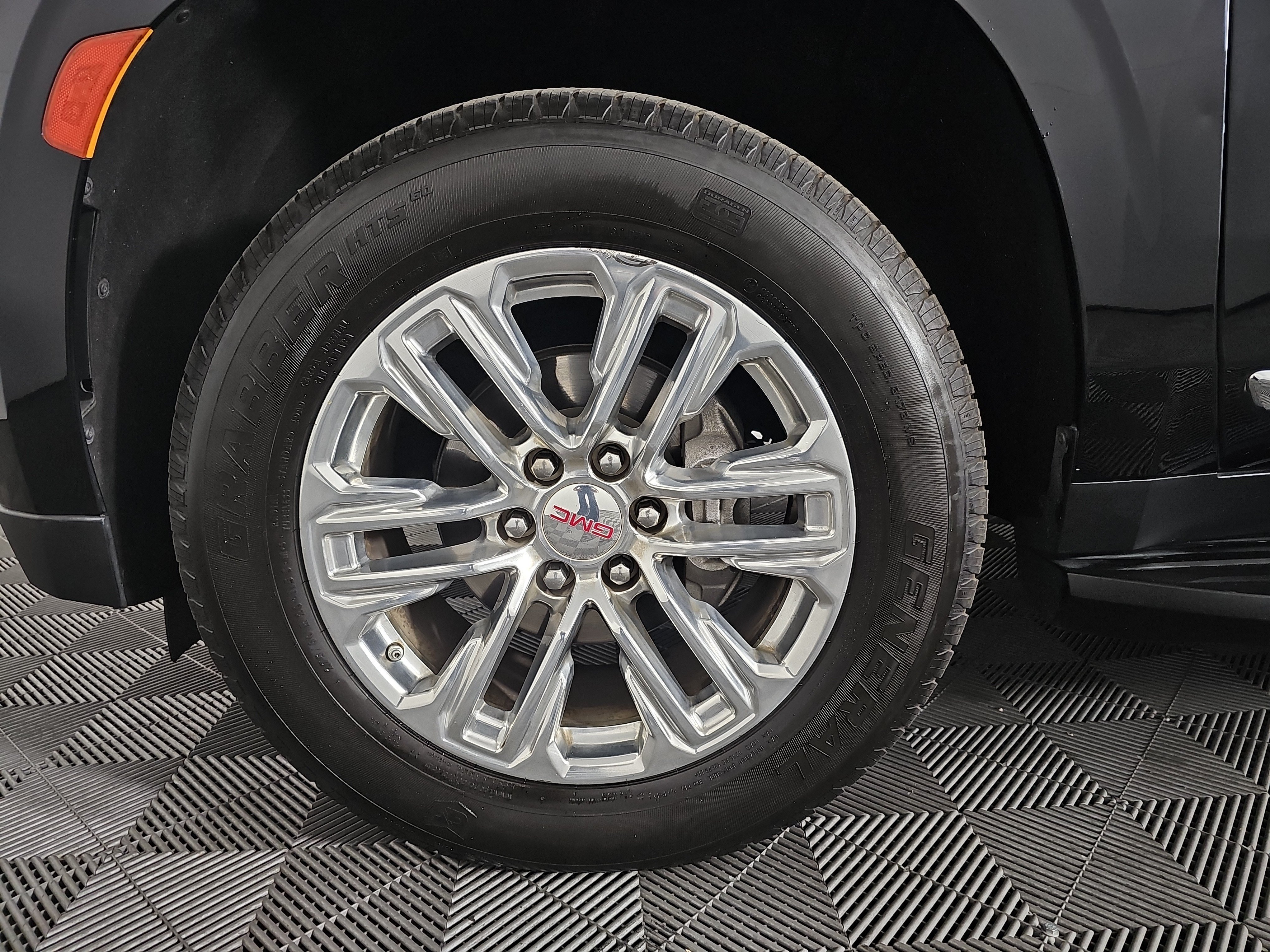 Used 2021 GMC Yukon XL SLT AWD/4WD image 11