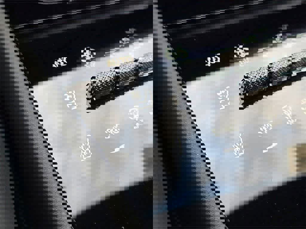 Used 2025 Porsche Cayenne S image 25