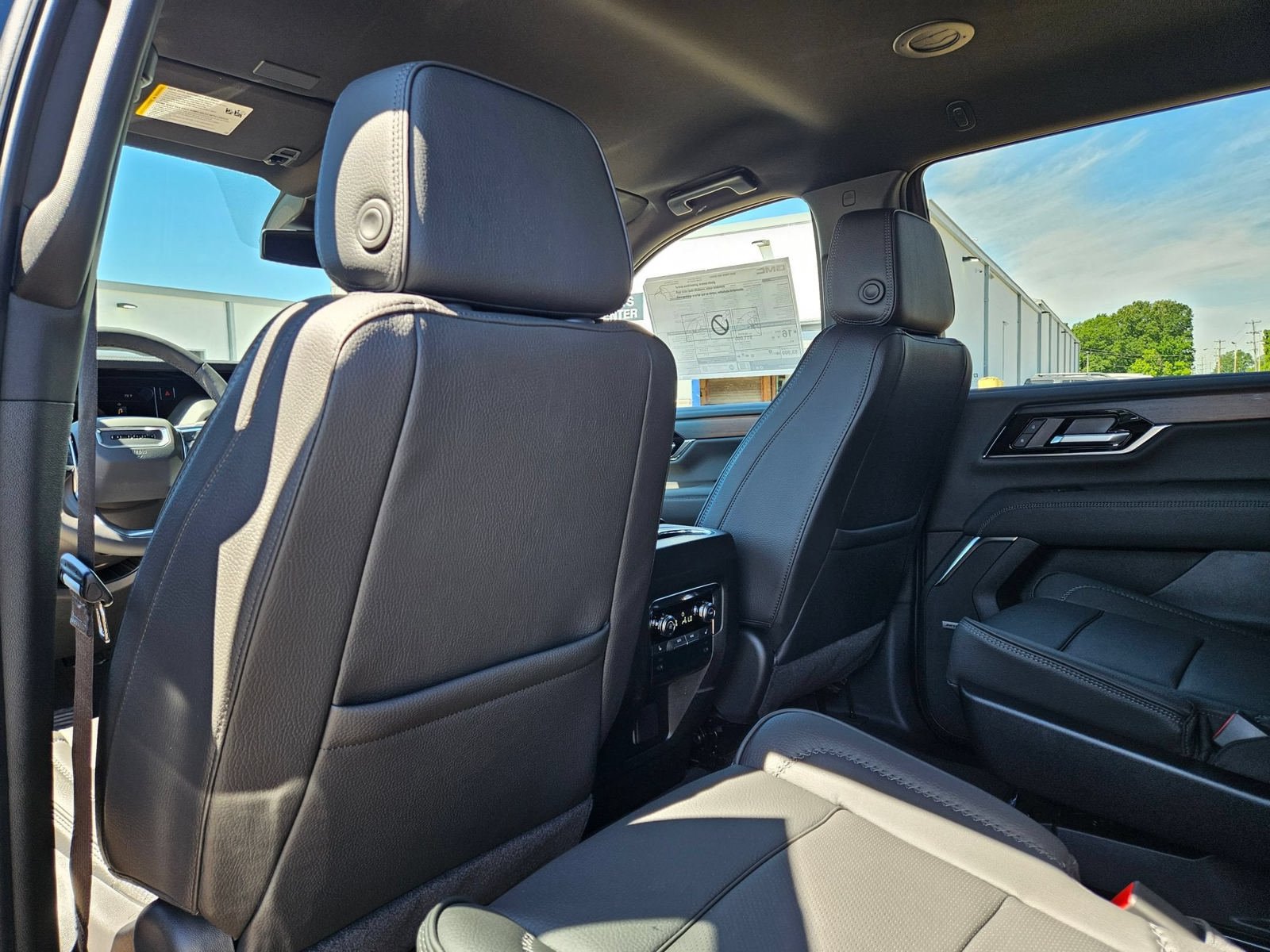New 2026 GMC Yukon Denali AWD/4WD image 24