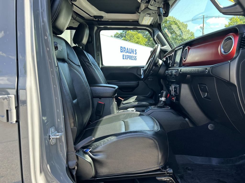 Used 2018 Jeep Wrangler Unlimited Rubicon w/ Dual Top Group AWD/4WD image 15