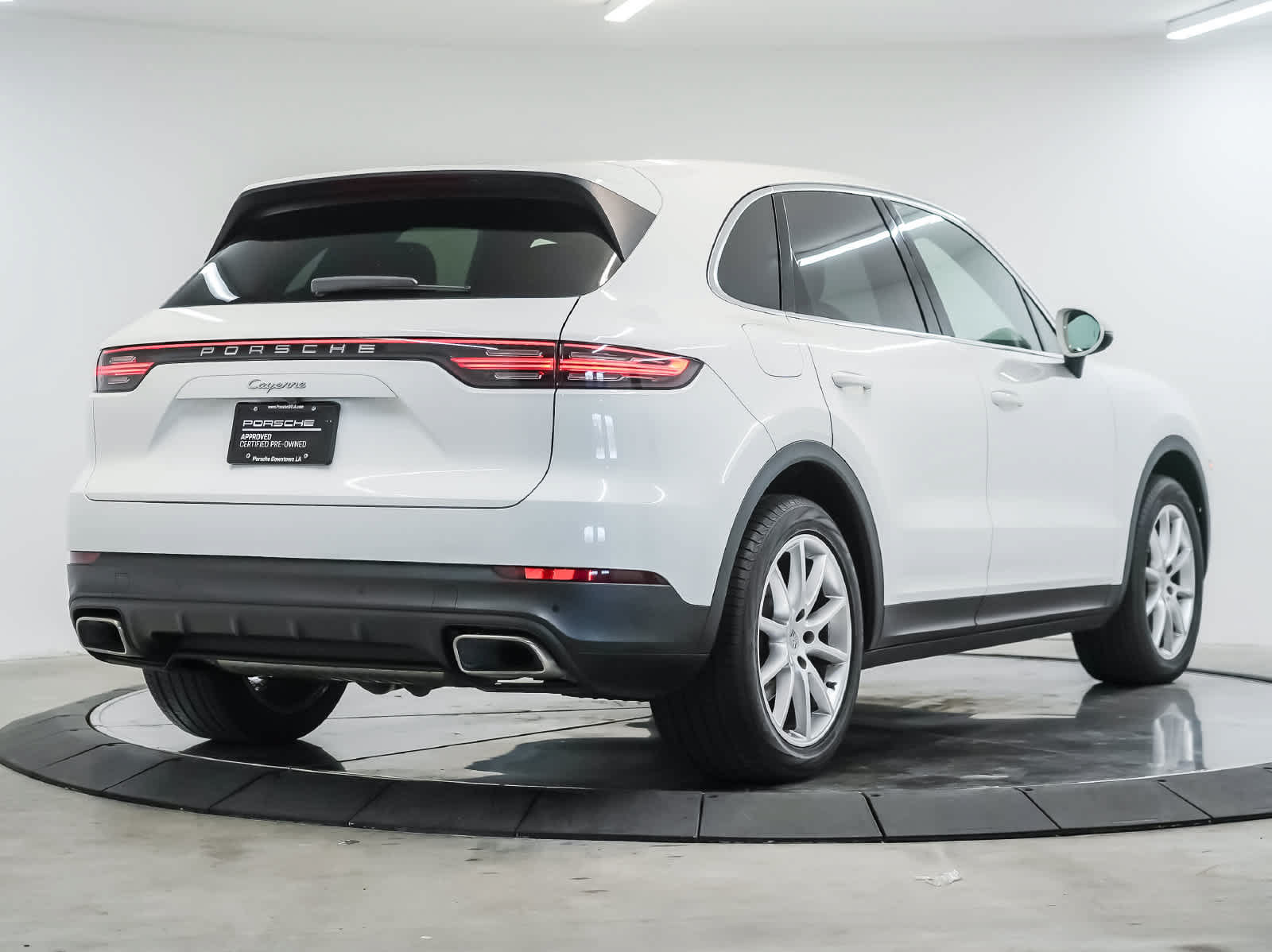 Certified 2023 Porsche Cayenne AWD/4WD image 9