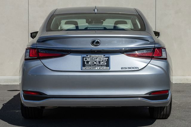Used 2025 Lexus ES 300h 300h image 4