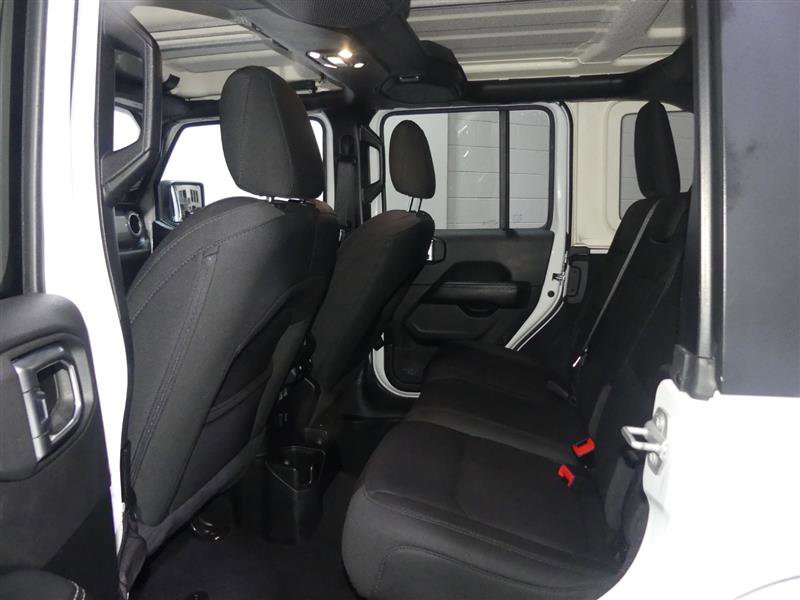 Used 2020 Jeep Wrangler Unlimited Sahara image 25