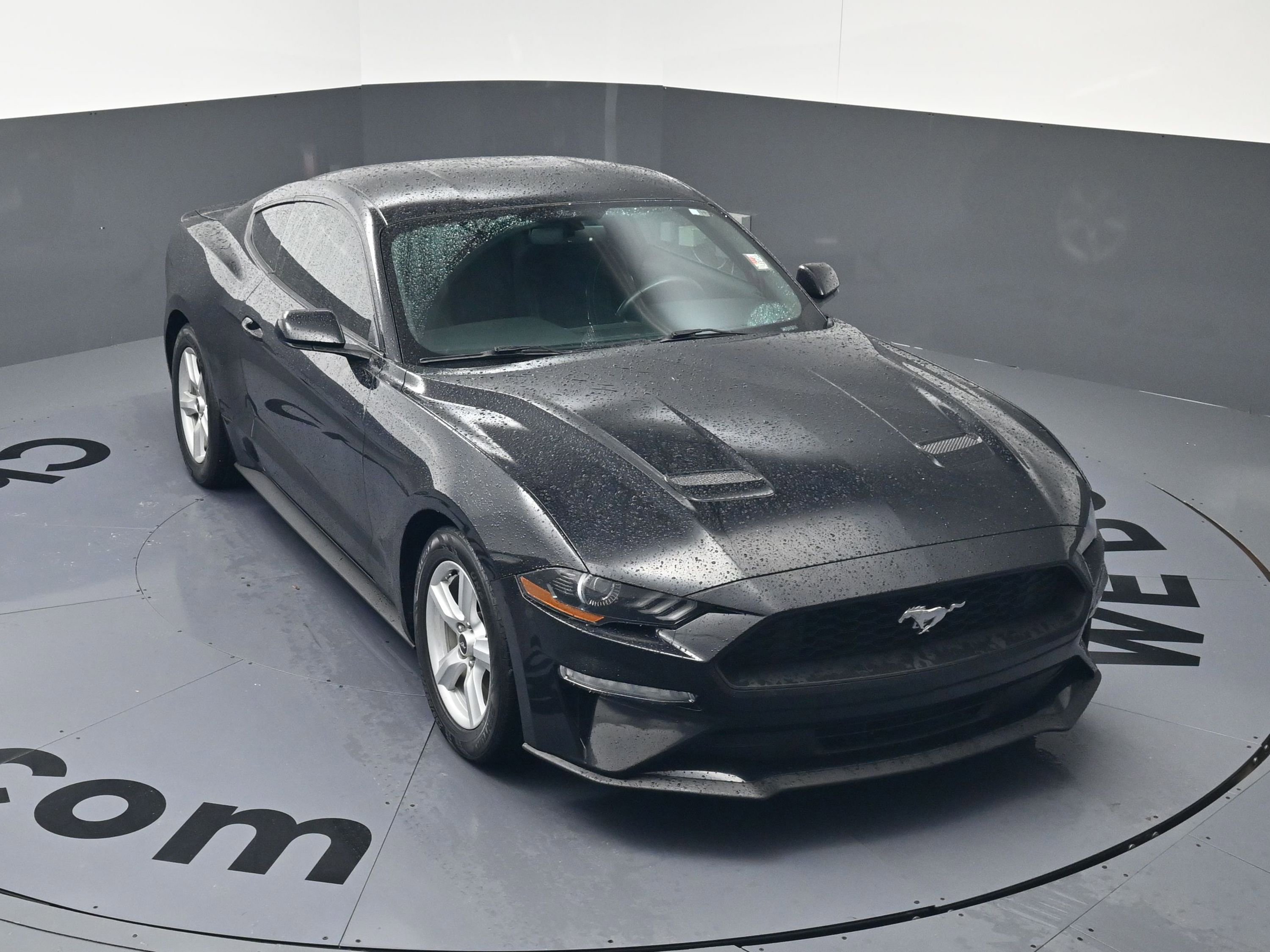 Used 2018 Ford Mustang Coupe image 28