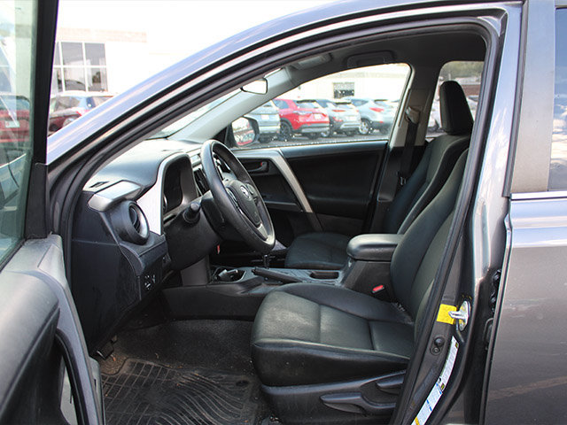 Used 2016 Toyota RAV4 LE AWD/4WD image 11