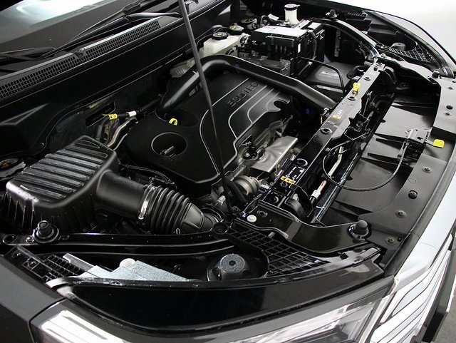 Used 2024 GMC Terrain SLT image 35