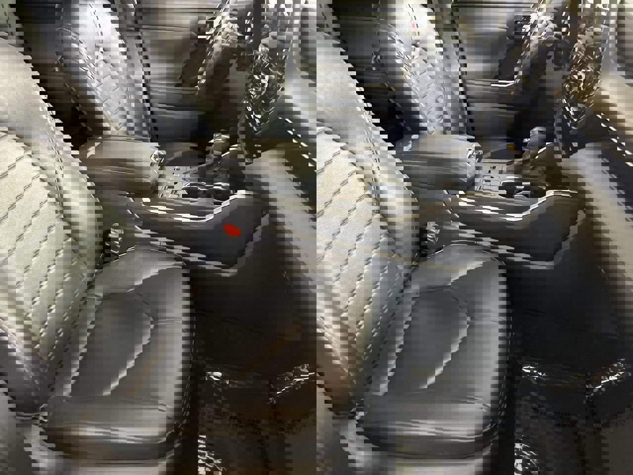 Used 2023 Toyota Highlander XLE image 26