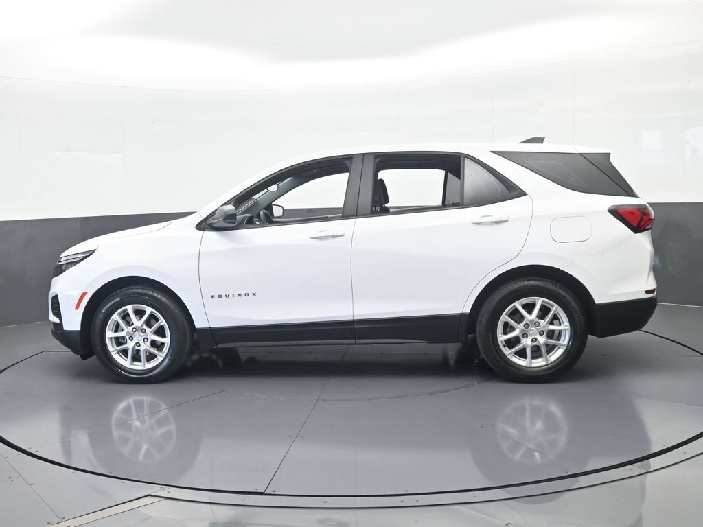 Used 2023 Chevrolet Equinox LS FWD image 3