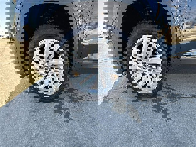 Used 2021 Volkswagen Atlas Cross Sport SE image 10