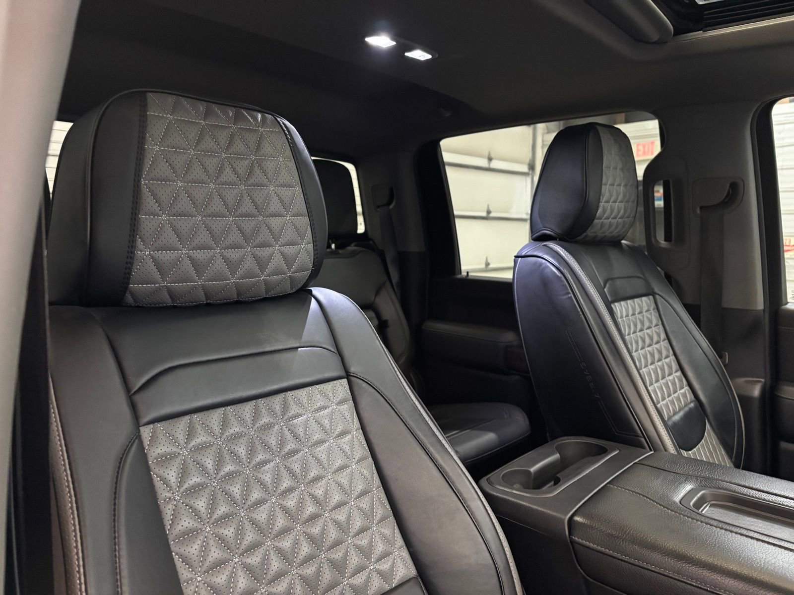 Used 2020 GMC Sierra 3500 Denali w/ Denali Ultimate Package image 28