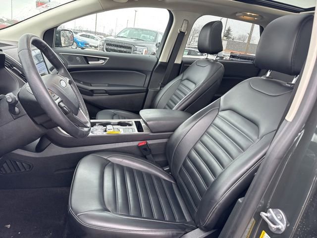 Used 2024 Ford Edge SEL w/ Convenience Package image 9