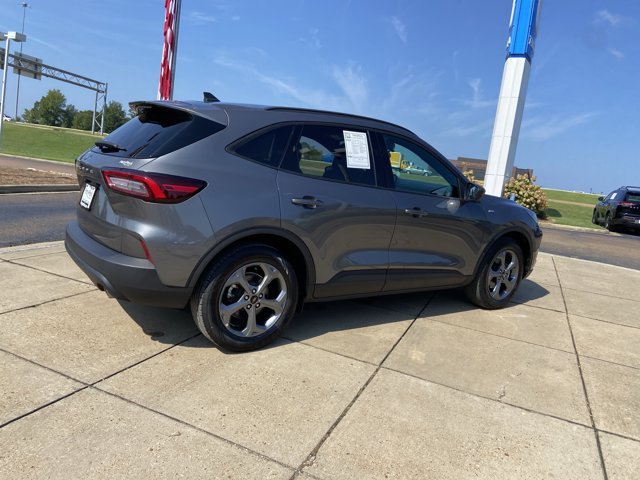 Used 2025 Ford Escape ST-Line FWD image 11