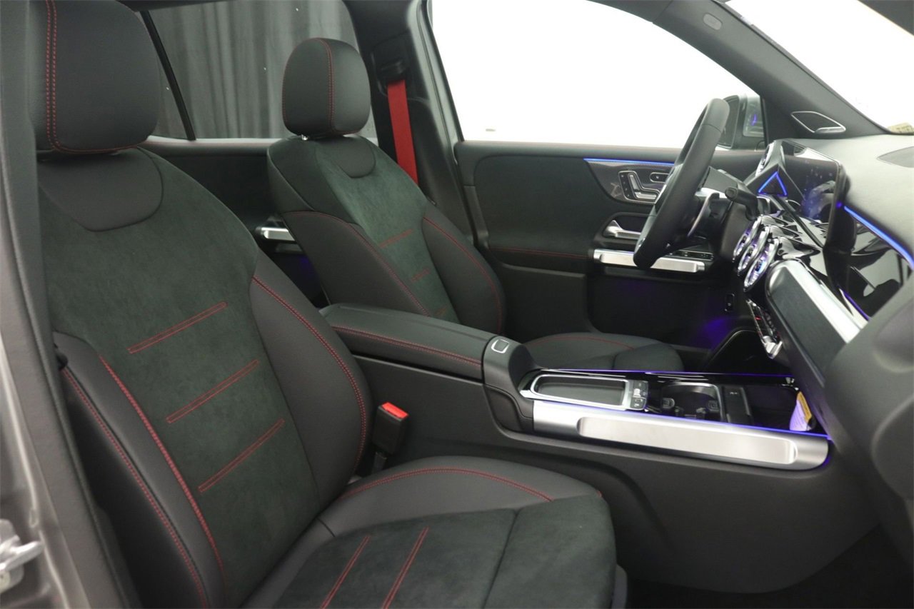 New 2026 Mercedes-Benz GLB 35 AMG 4MATIC image 9