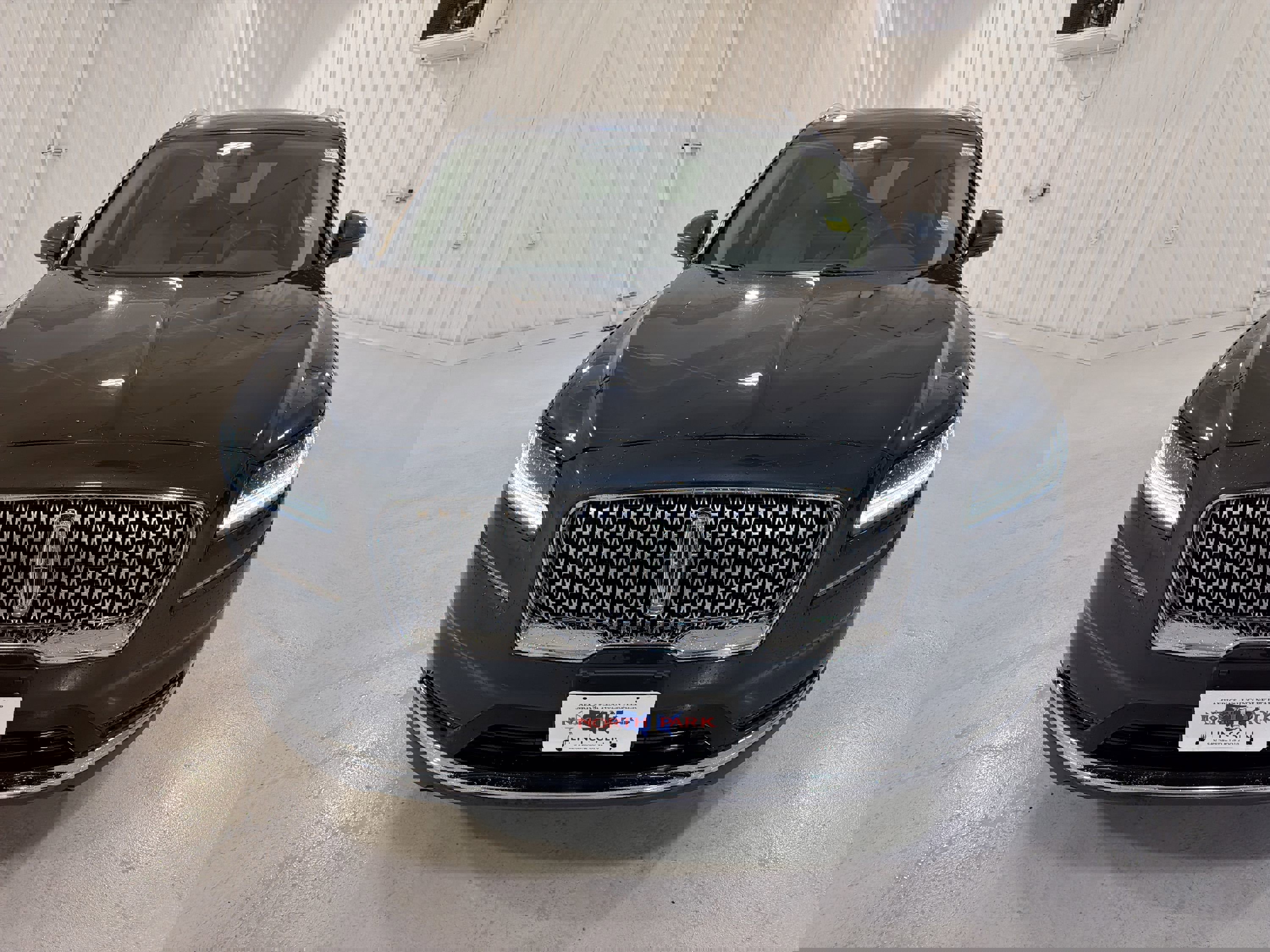 Used 2023 Lincoln Nautilus FWD w/ Premium Package image 31
