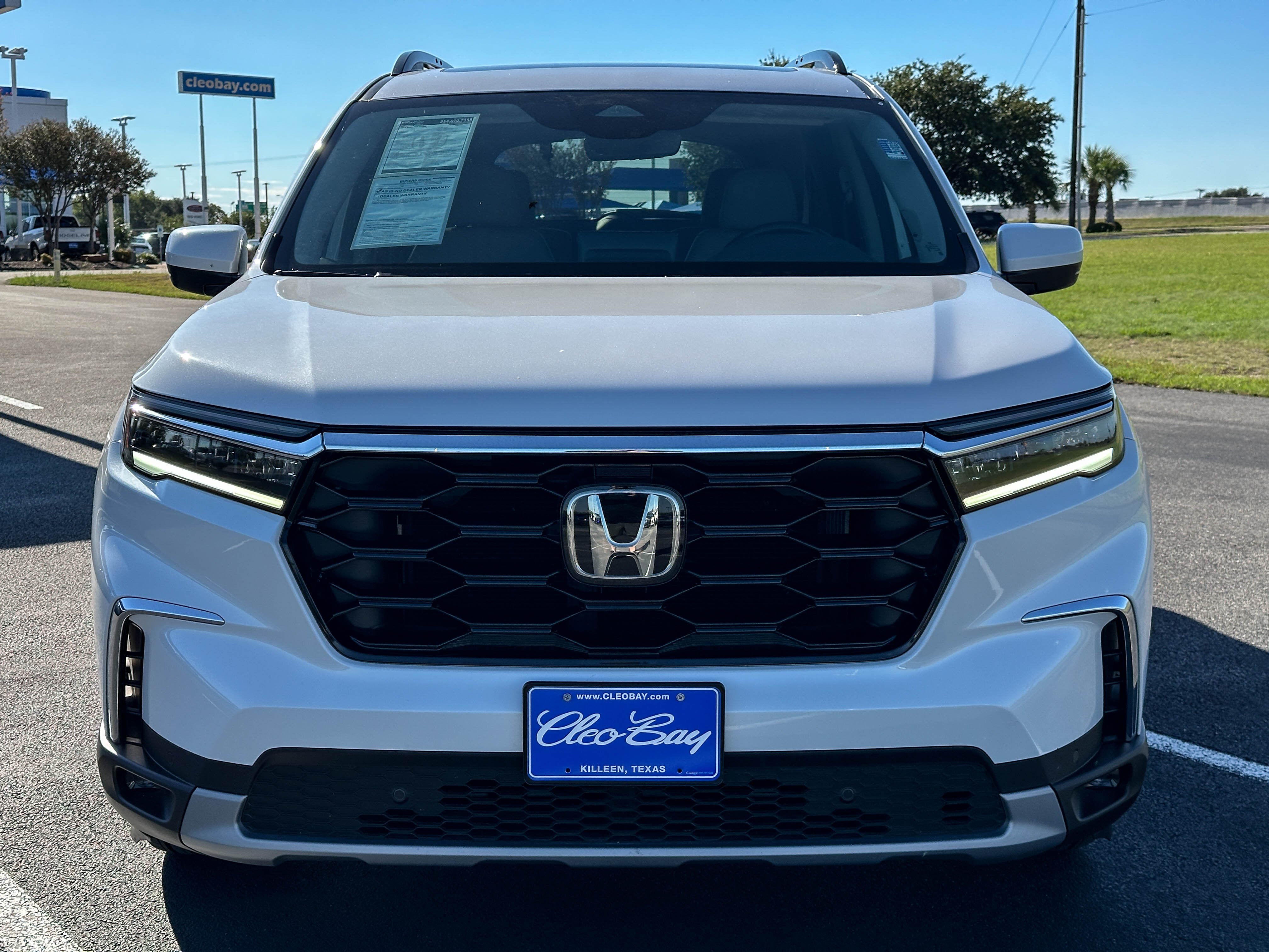 Used 2025 Honda Pilot Touring image 11