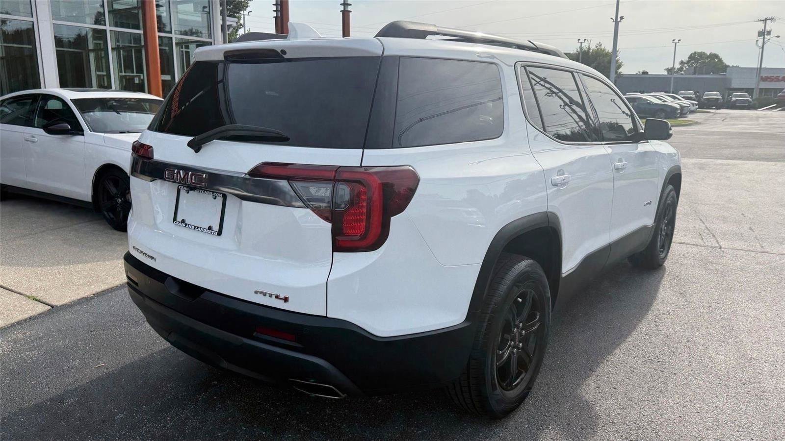 Used 2023 GMC Acadia AT4 w/ Technology Package AWD/4WD video 3