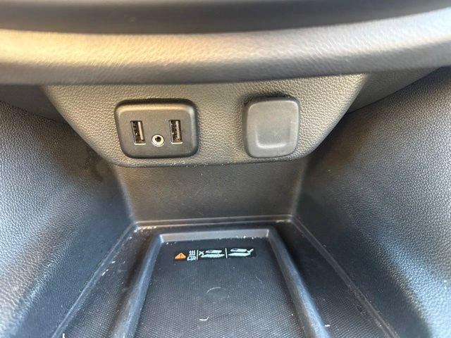 Used 2023 Chevrolet Traverse LT FWD image 18