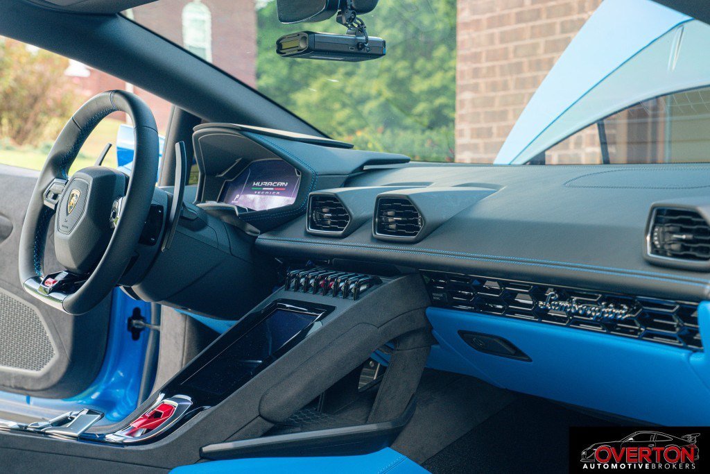 Used 2023 Lamborghini Huracan Tecnica RWD image 21