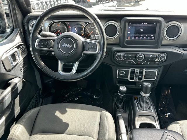 Used 2018 Jeep Wrangler Unlimited Sahara w/ Cold Weather Group AWD/4WD image 33