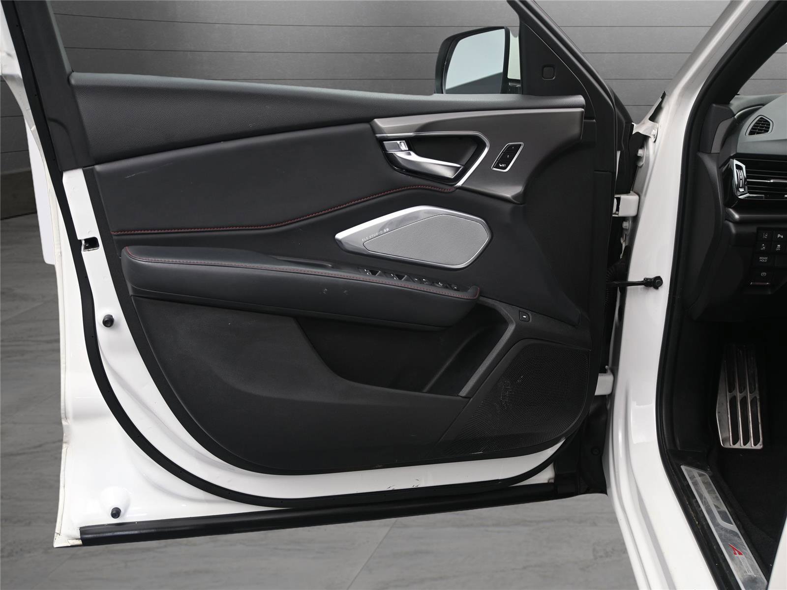 Used 2019 Acura RDX A-Spec image 9