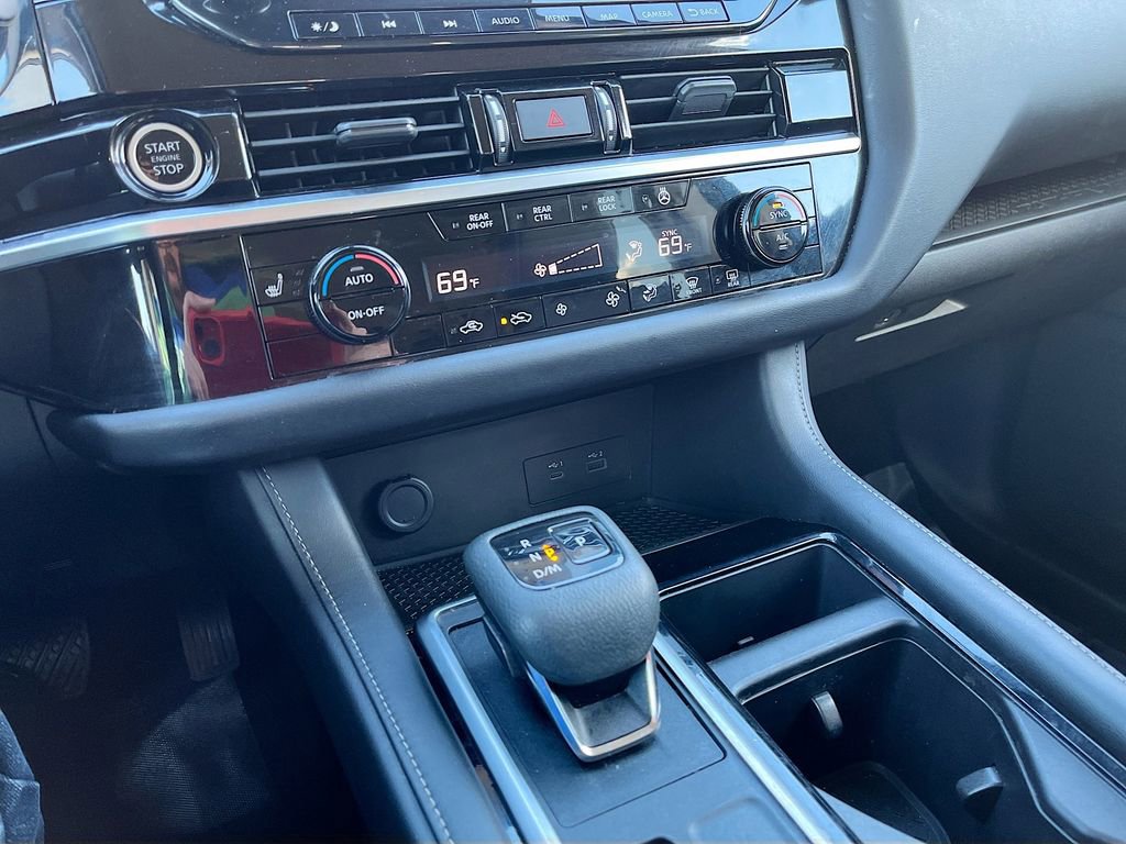 Used 2022 Nissan Pathfinder SL w/ SL Black Package image 17