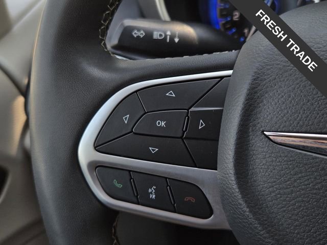 Used 2023 Chrysler Pacifica Touring-L FWD image 31