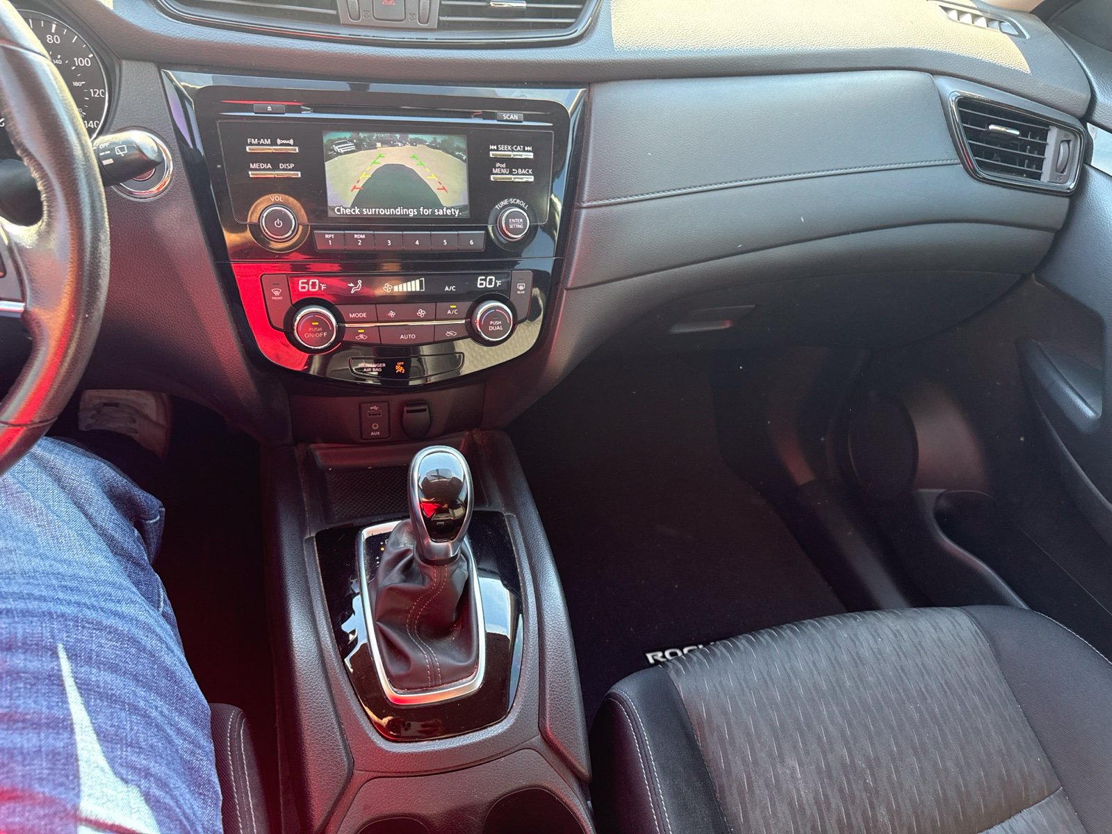 Used 2017 Nissan Rogue SV FWD image 17