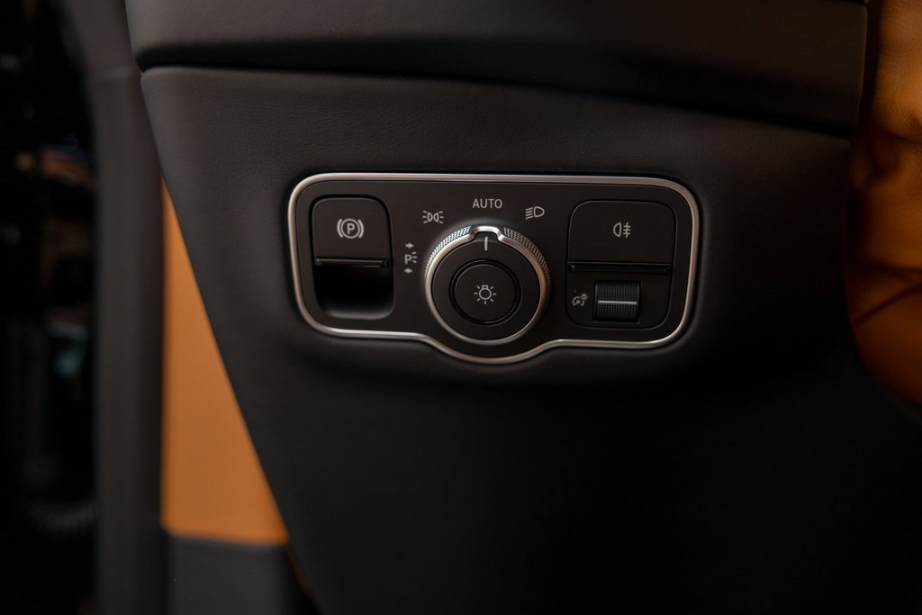 New 2025 Aston Martin DBX 707 image 37