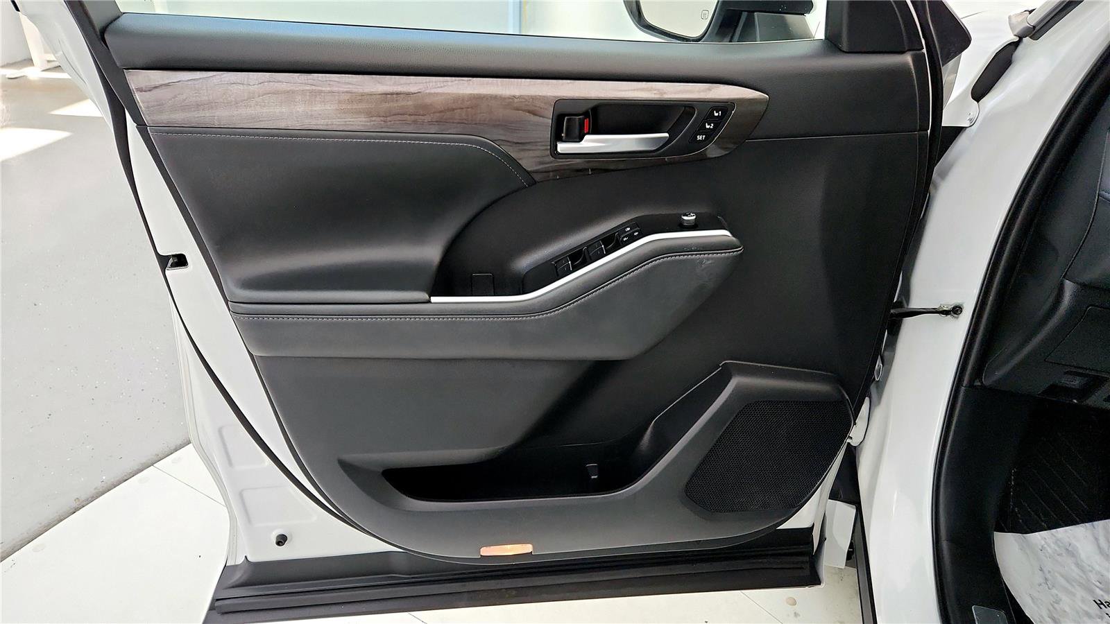 Certified 2022 Toyota Highlander Limited image 23