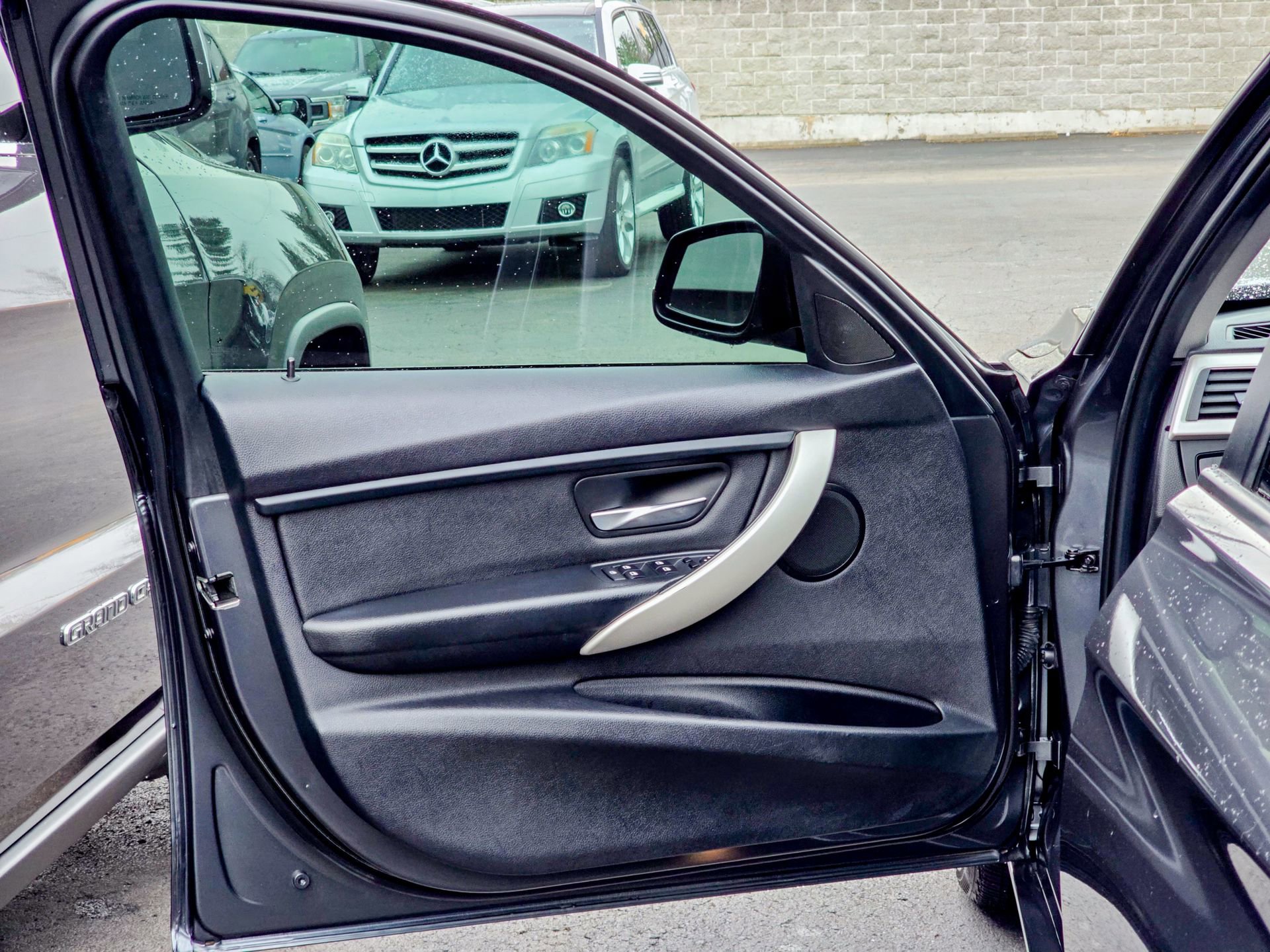 Used 2014 BMW 320i xDrive Sedan image 28