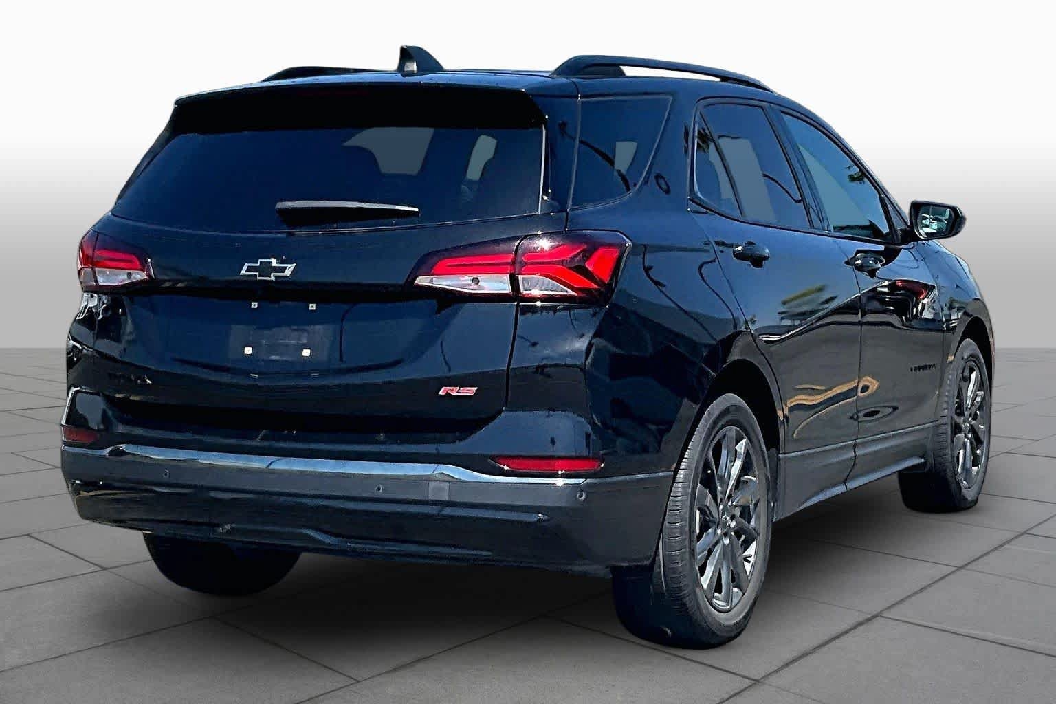 Used 2023 Chevrolet Equinox RS FWD image 12
