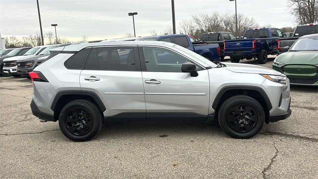 Used 2023 Toyota RAV4 LE image 29