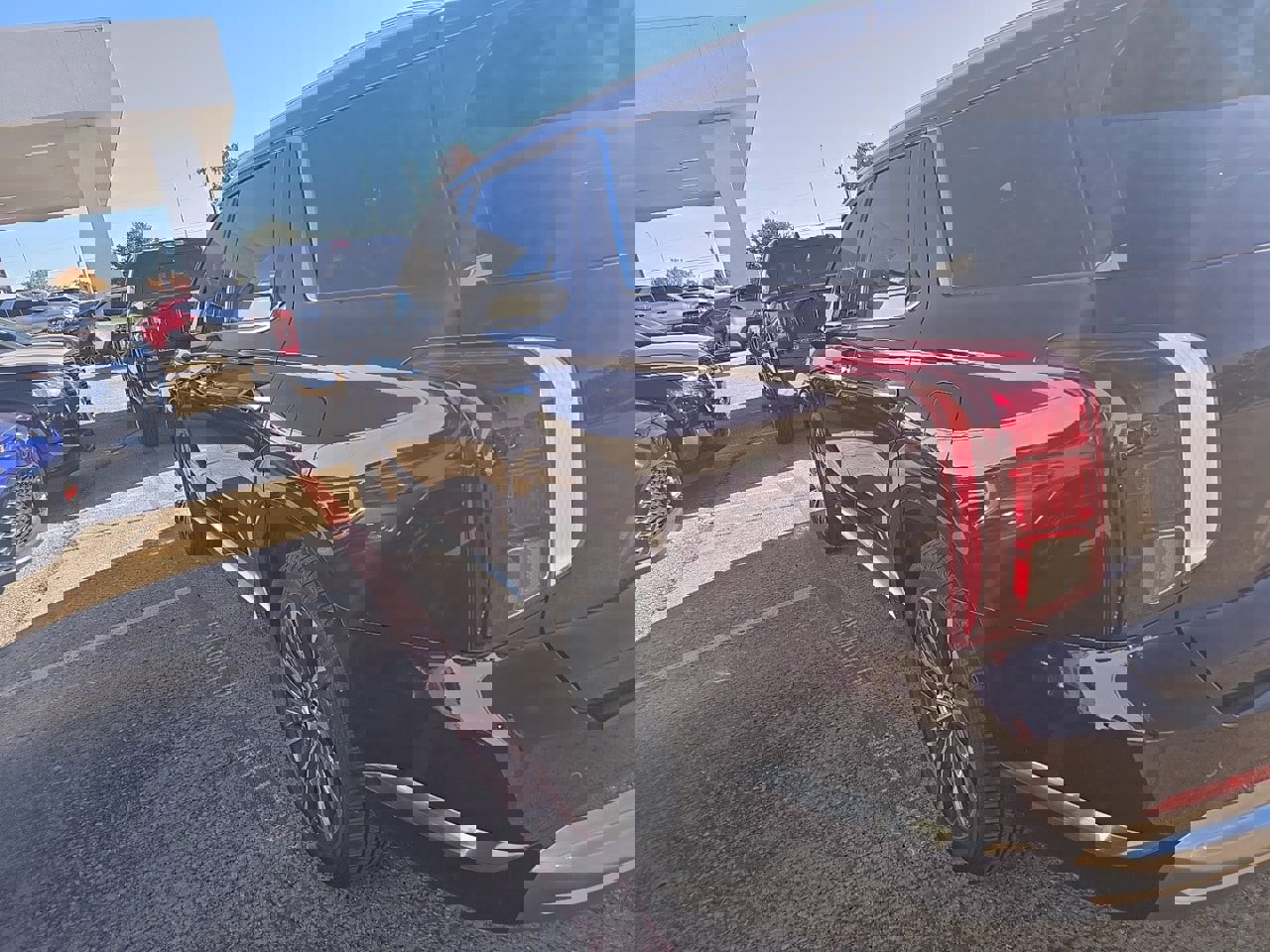 Used 2024 Hyundai Palisade Calligraphy image 5