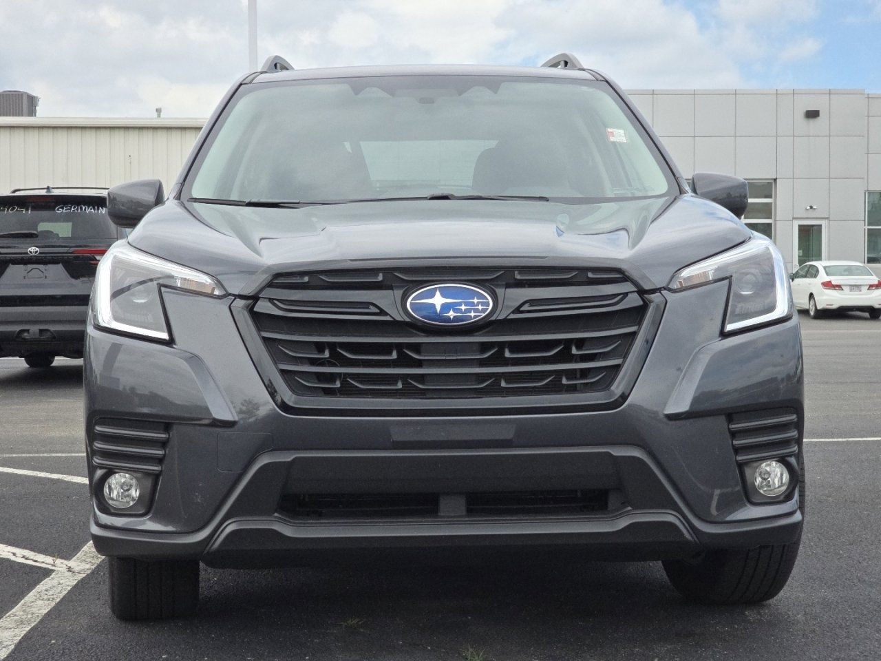 Used 2023 Subaru Forester Premium AWD/4WD image 2