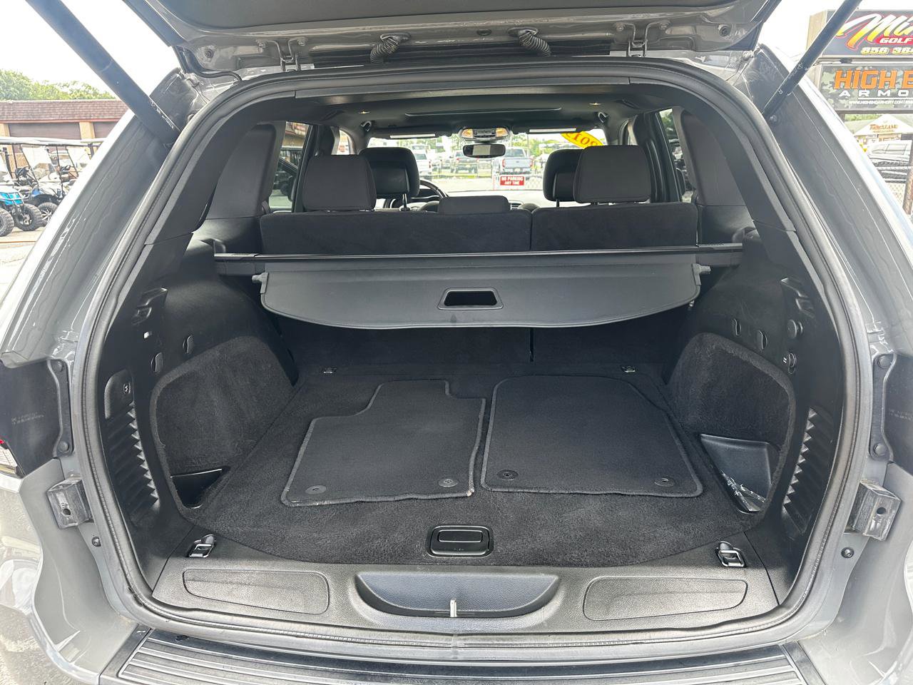 Used 2019 Jeep Grand Cherokee Laredo image 21