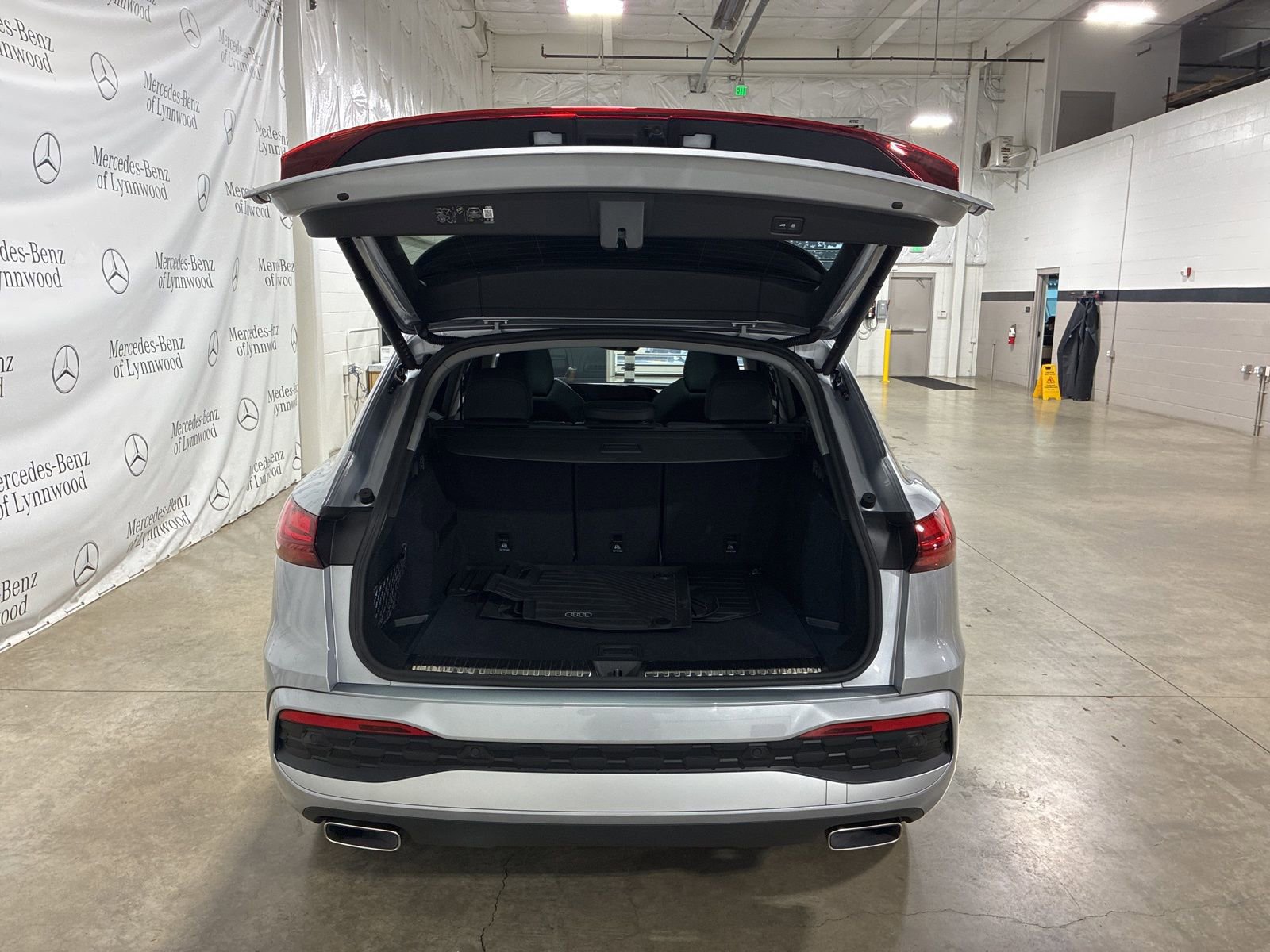 Used 2025 Audi Q5 Prestige image 6