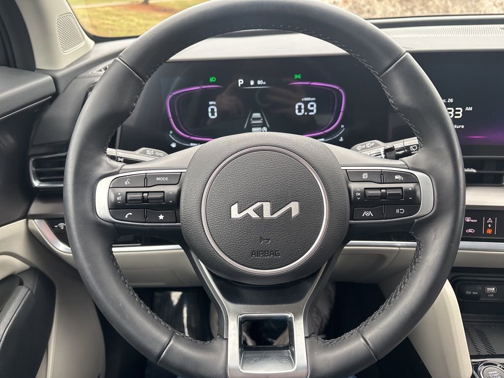 Used 2025 Kia Sportage EX image 19