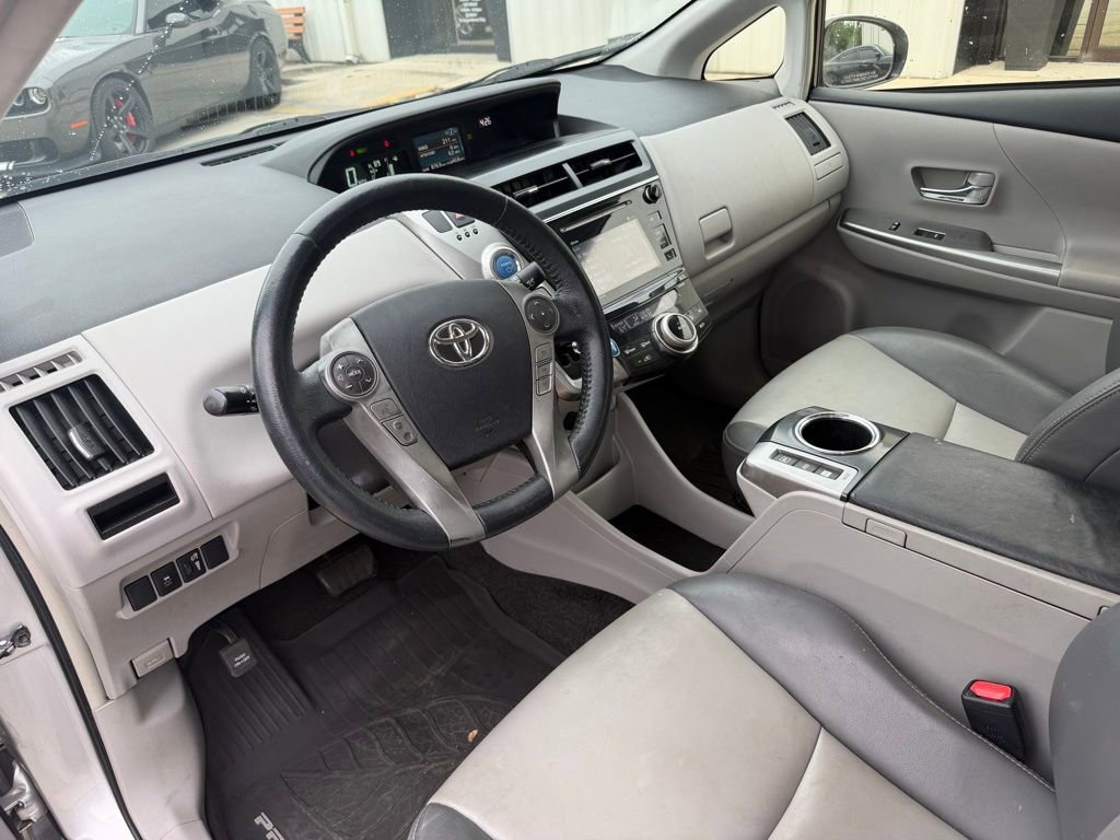 Used 2017 Toyota Prius V Four image 11