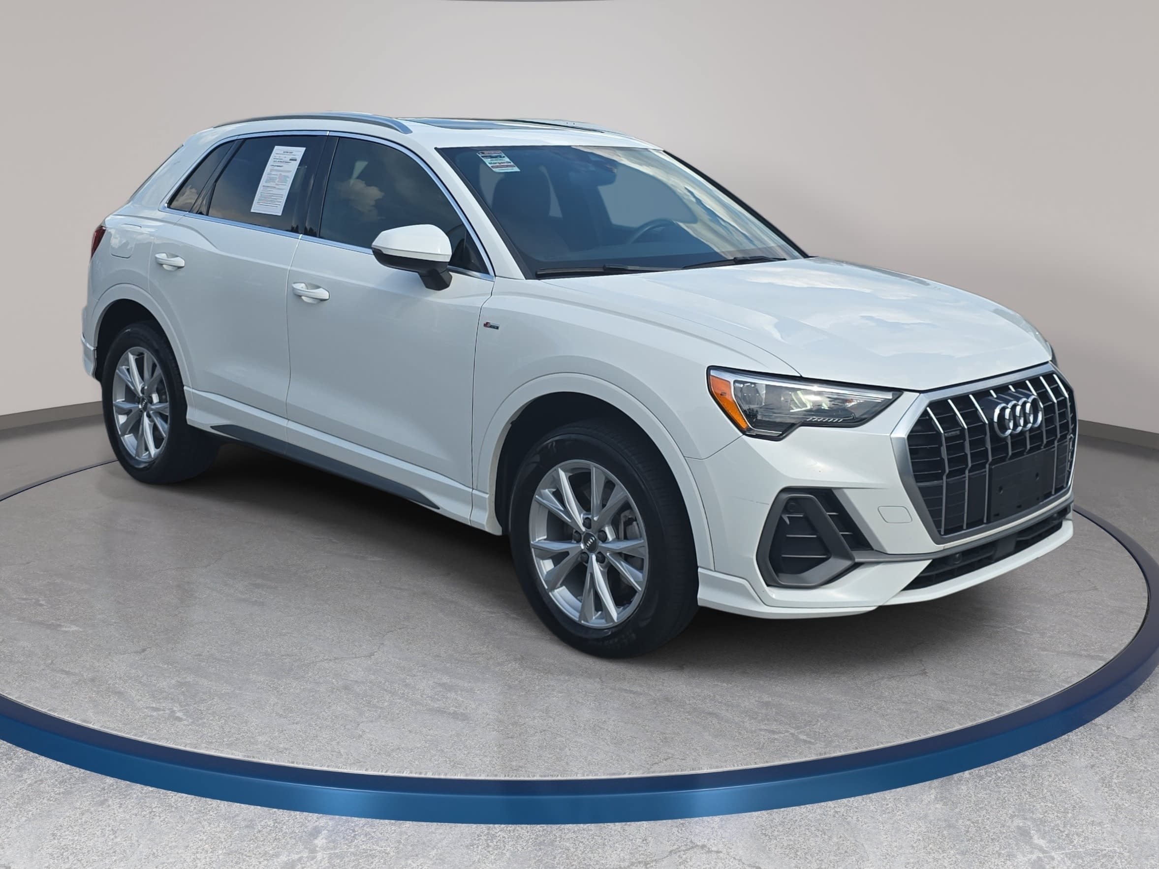 Used 2021 Audi Q3 2.0T Premium w/ Convenience Package AWD/4WD image 3