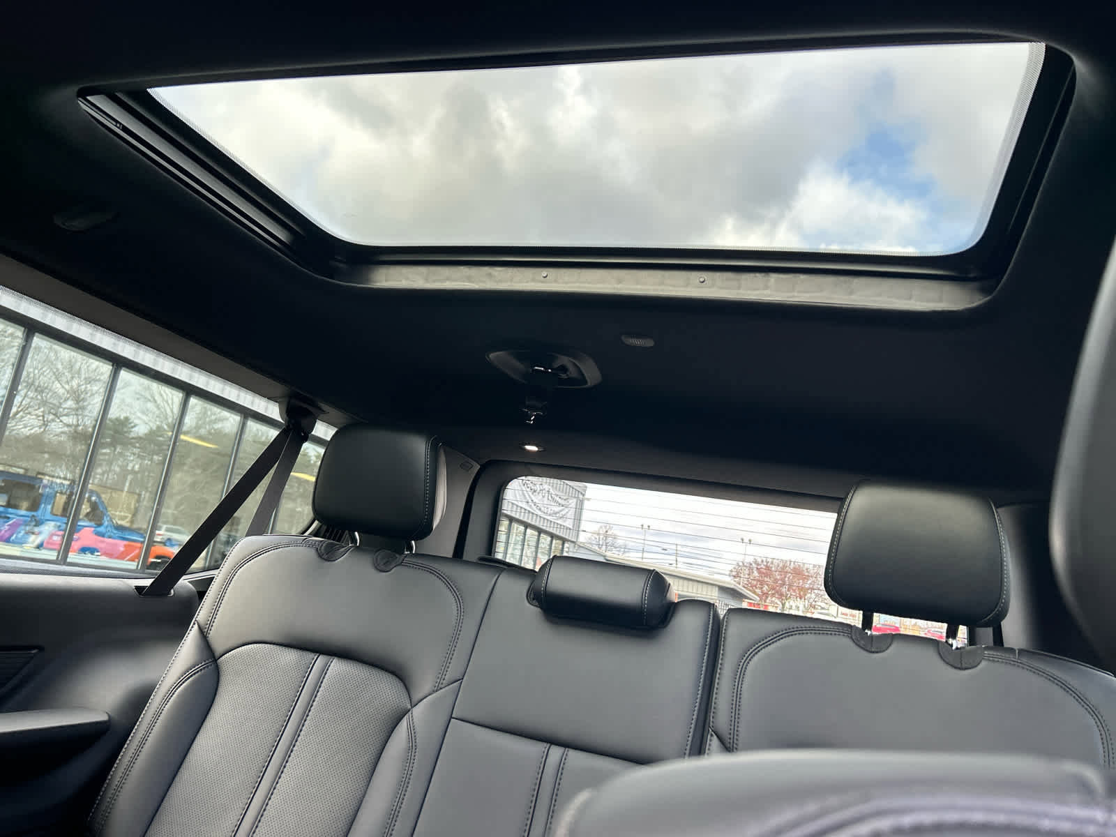 New 2025 Jeep Wagoneer L Series II w/ Premium Group I image 48