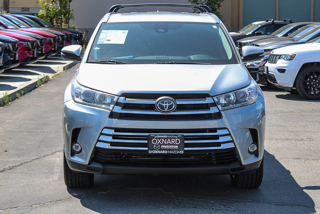 Used 2019 Toyota Highlander Limited FWD image 2