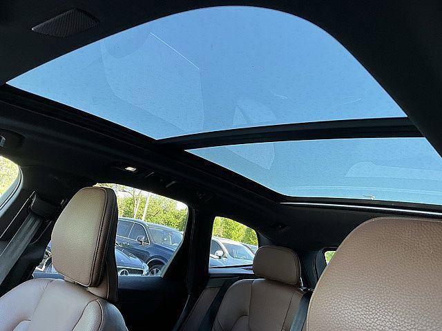 Certified 2023 Volvo XC60 B5 Plus w/ Climate Package AWD/4WD image 17