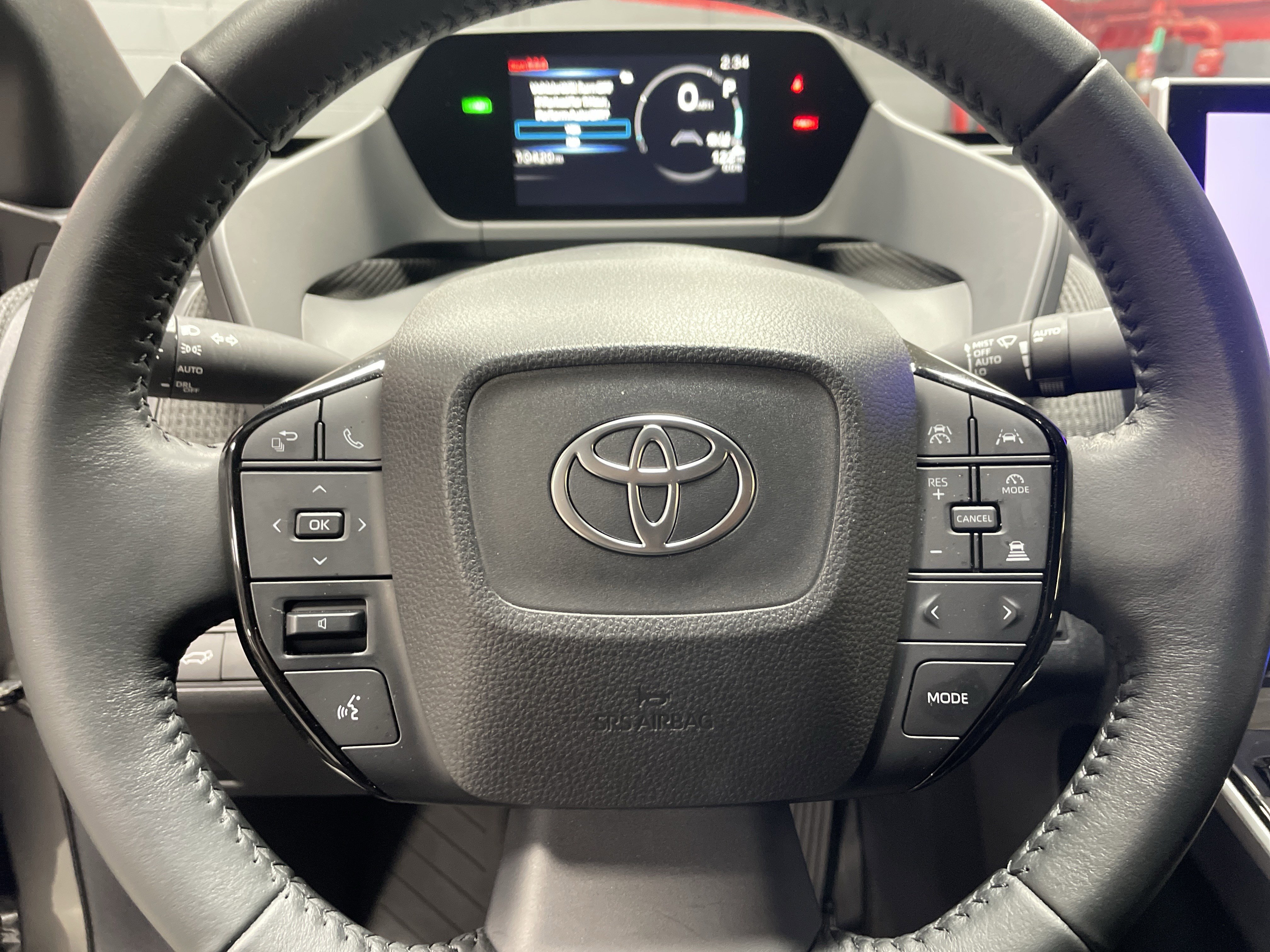 Used 2025 Toyota bZ4X FWD image 18