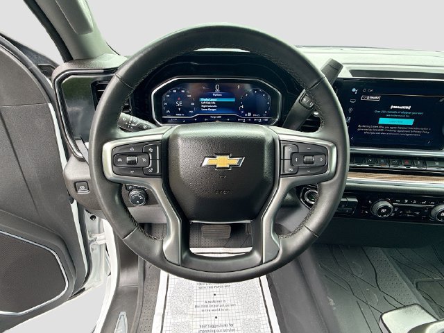 Used 2023 Chevrolet Silverado 1500 LT AWD/4WD image 16